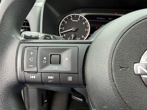 Used 2024 Nissan Rogue S AWD/4WD image 19