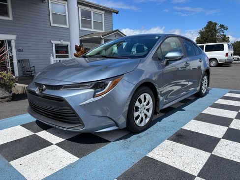 Used 2024 Toyota Corolla LE FWD image 2