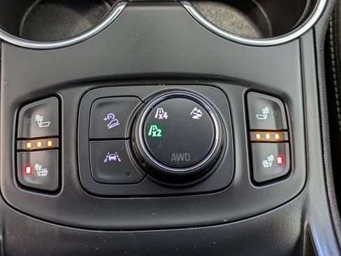 Used 2023 GMC Terrain SLE w/ Driver Convenience Package AWD/4WD image 9