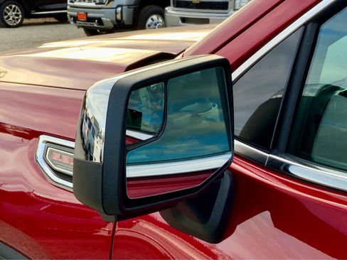 New 2026 GMC Sierra 1500 SLT image 15