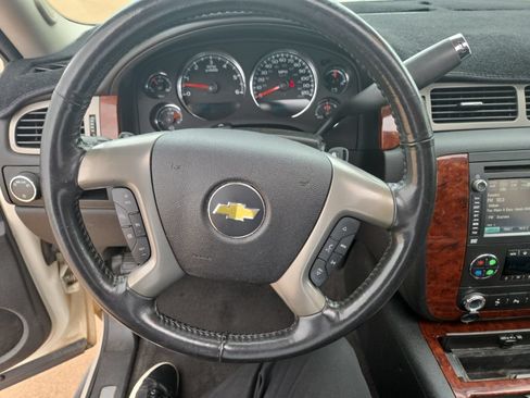Used 2013 Chevrolet Tahoe LTZ RWD image 19