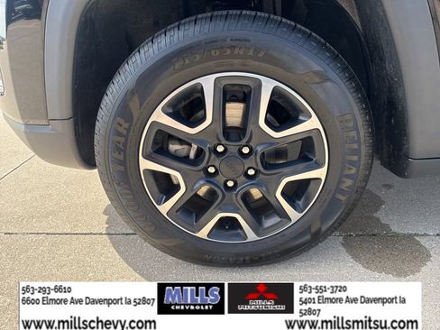Used 2018 Jeep Compass Trailhawk w/ Cold Weather Group AWD/4WD image 9