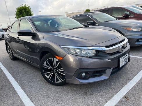 Used 2017 Honda Civic EX-T image 2