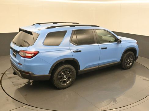 New 2025 Honda Pilot TrailSport image 21