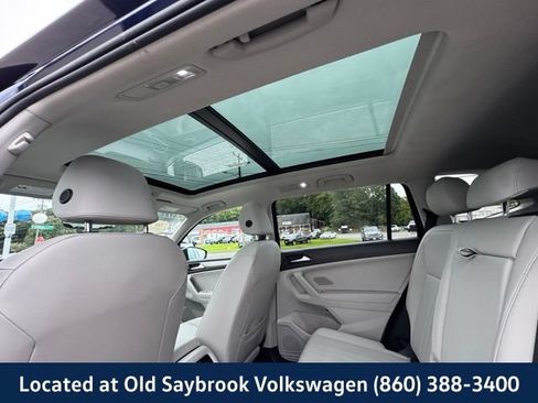 Used 2022 Volkswagen Tiguan SE w/ Panoramic Sunroof Package AWD/4WD image 12
