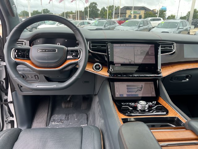 Used 2023 Jeep Grand Wagoneer Series II AWD/4WD image 23