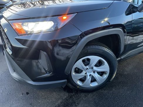 Used 2021 Toyota RAV4 LE image 4