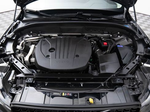 Used 2025 Volvo XC60 B5 Plus image 29