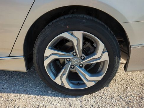 Used 2018 Honda Accord EX-L image 32