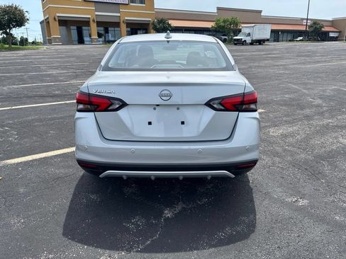 Used 2025 Nissan Versa SV FWD image 6