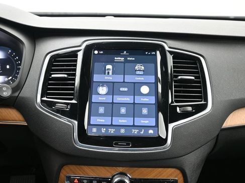 Used 2025 Volvo XC90 B6 Plus image 16