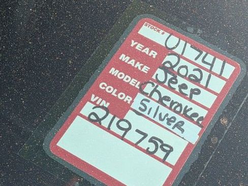 Certified 2021 Jeep Cherokee Limited w/ Trailer Tow Group image 40