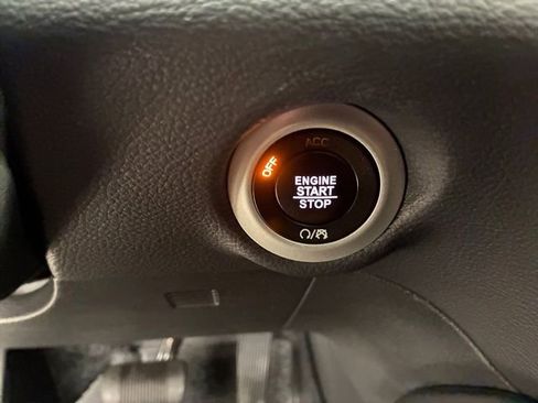 Used 2021 Chrysler Pacifica Pinnacle image 24