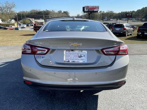 Used 2024 Chevrolet Malibu LT image 3