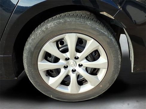 Used 2023 Toyota Corolla LE image 29