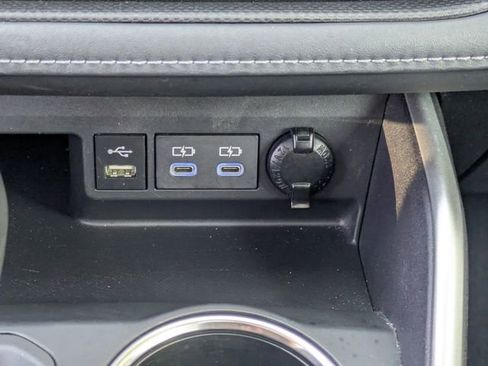 Used 2022 Toyota Highlander XLE image 18