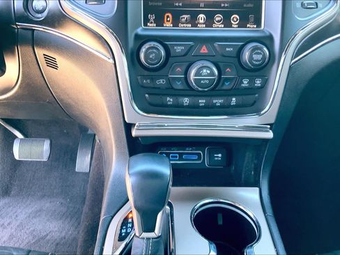Used 2017 Jeep Grand Cherokee Limited AWD/4WD image 32