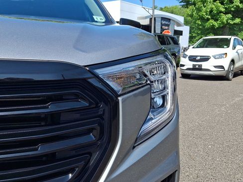 Used 2023 GMC Terrain SLT w/ Elevation Edition FWD image 11