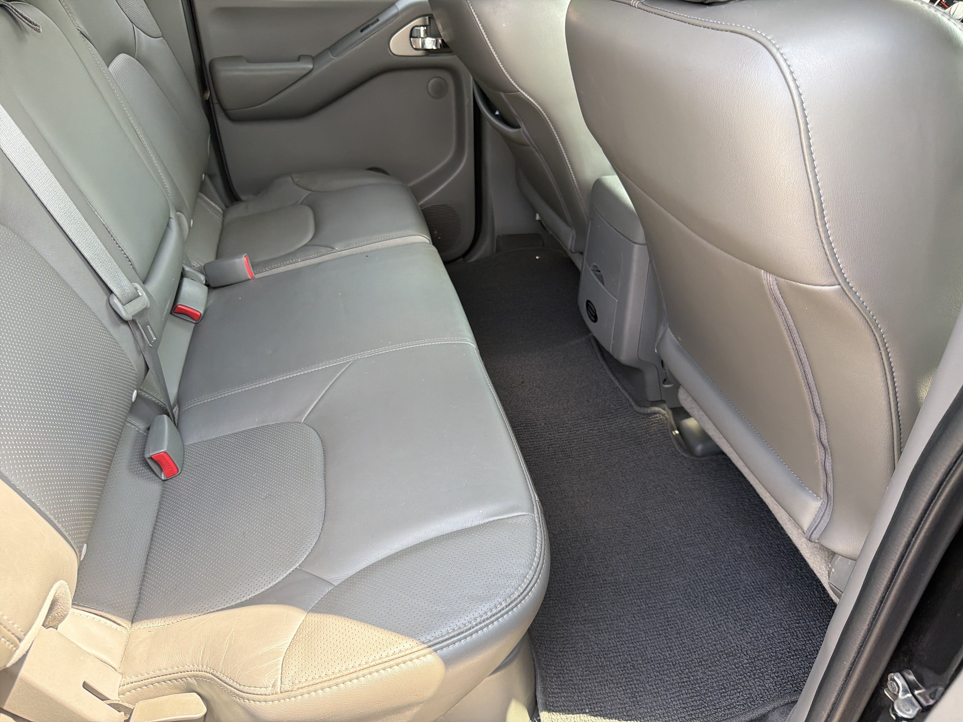 Used 2019 Nissan Frontier SL RWD image 24