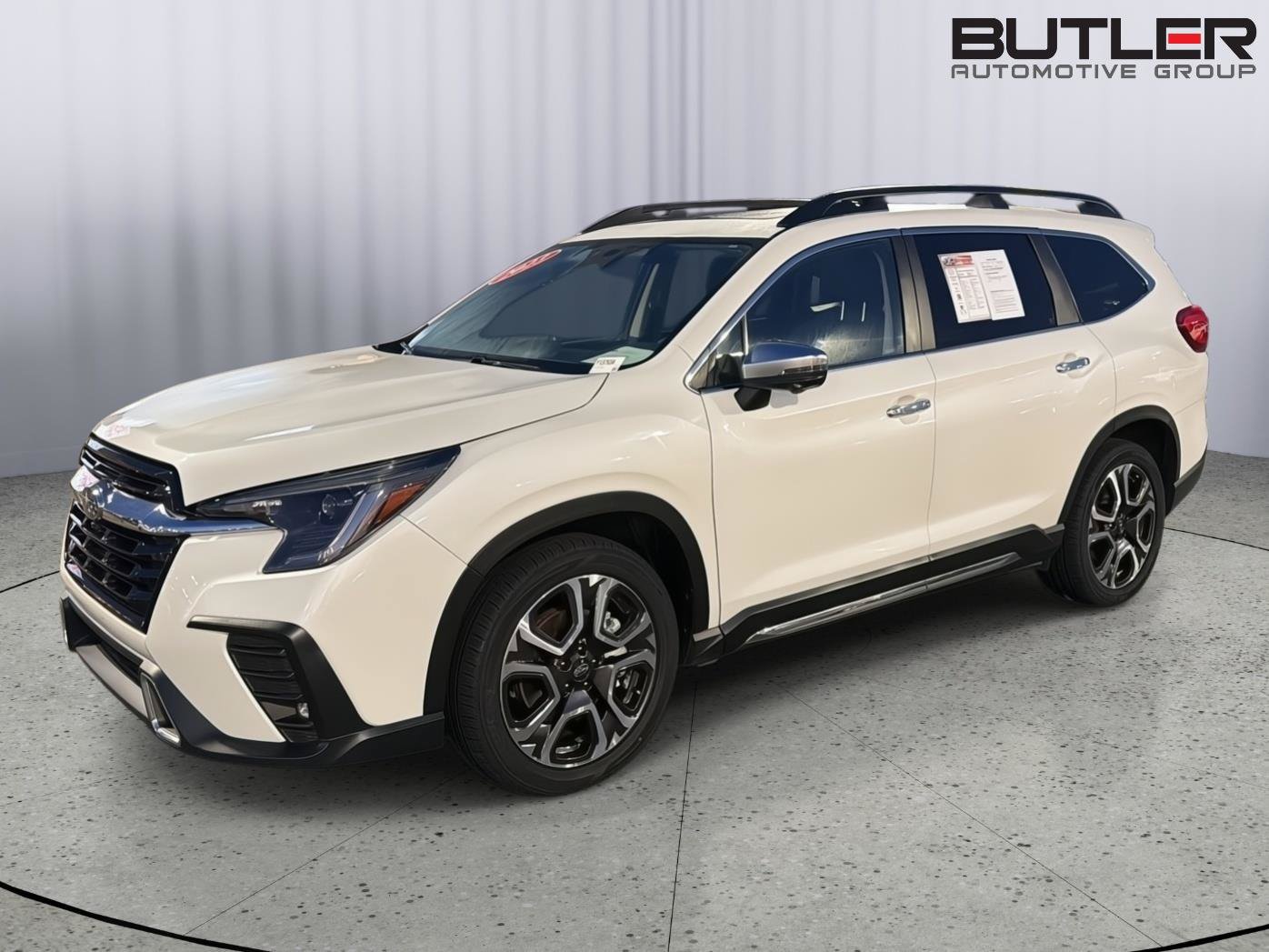 Used 2023 Subaru Ascent Touring AWD/4WD image 1