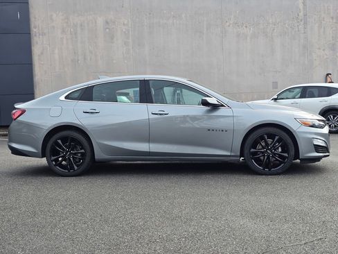 Used 2024 Chevrolet Malibu LT w/ Sport Edition image 2