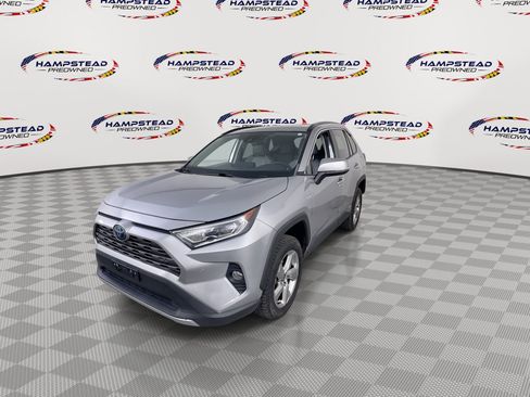 Used 2021 Toyota RAV4 Limited AWD/4WD image 4