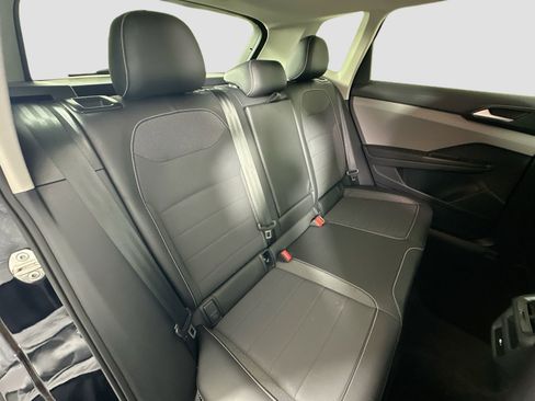 Certified 2022 Volkswagen Taos SE image 24