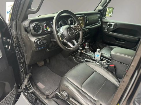 Used 2021 Jeep Wrangler Unlimited Sahara w/ Cold Weather Group AWD/4WD image 12