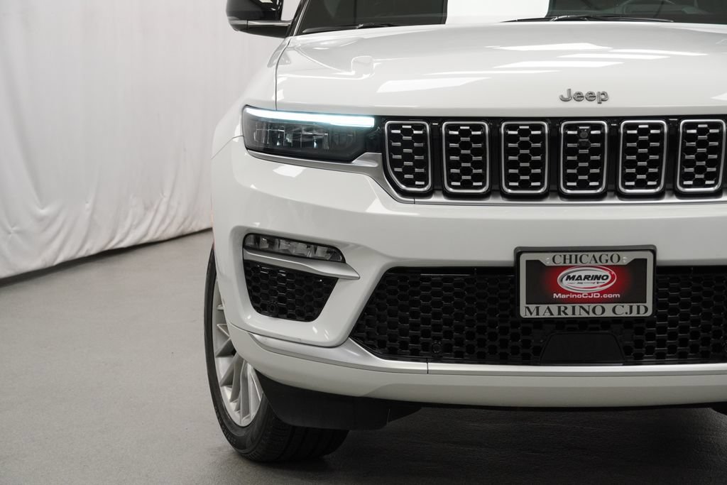 Certified 2022 Jeep Grand Cherokee Summit w/ Adv Protech Group IV AWD/4WD image 12