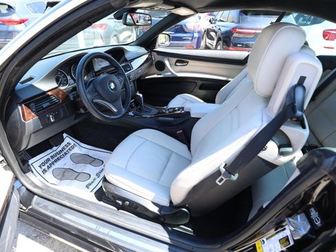 Used 2013 BMW 328i Convertible RWD image 18