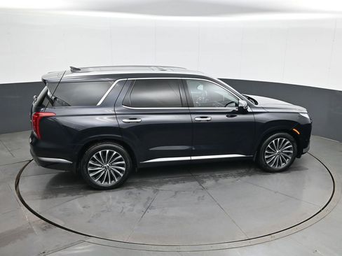 Used 2023 Hyundai Palisade Calligraphy w/ Winter Package image 17