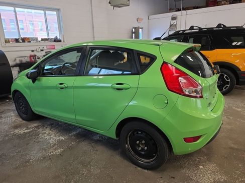 Used 2014 Ford Fiesta SE w/ Comfort Package FWD image 3