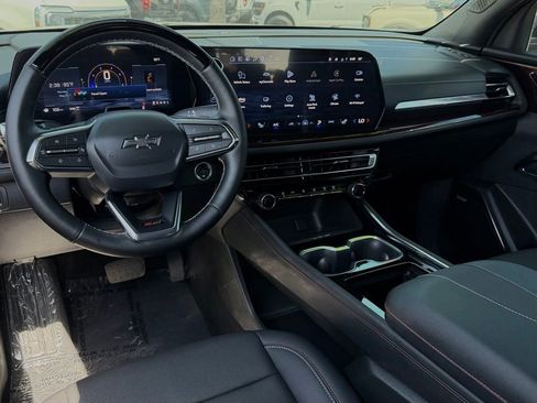 Used 2025 Chevrolet Traverse Z71 w/ Enhanced Driving Package AWD/4WD image 31