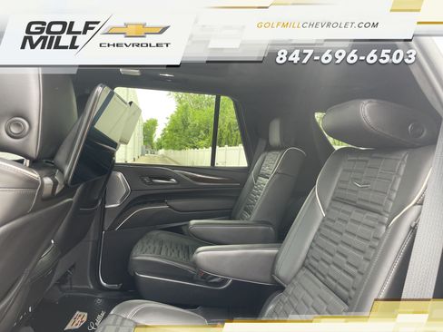 Certified 2024 Cadillac Escalade Sport Platinum w/ Heavy-Duty Trailer Package AWD/4WD image 27