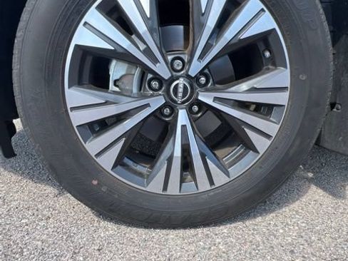 Used 2023 Nissan Rogue SV FWD image 36