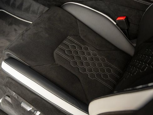 Used 2024 Lamborghini Urus Performante AWD/4WD image 34