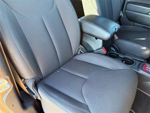 Used 2018 Jeep Wrangler Sport S image 12