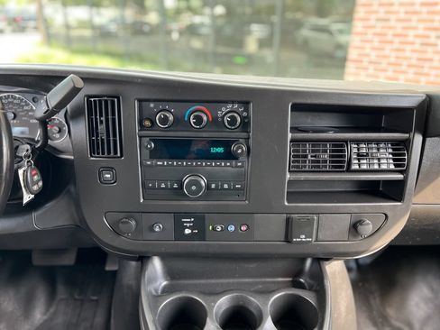 Used 2023 Chevrolet Express 2500 w/ Driver Convenience Package RWD image 16