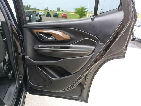 Used 2019 GMC Terrain SLE w/ Black Edition AWD/4WD image 17