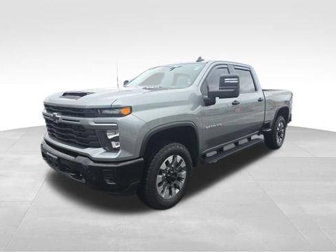 Used 2025 Chevrolet Silverado 2500 Custom w/ Custom Convenience Package AWD/4WD image 3