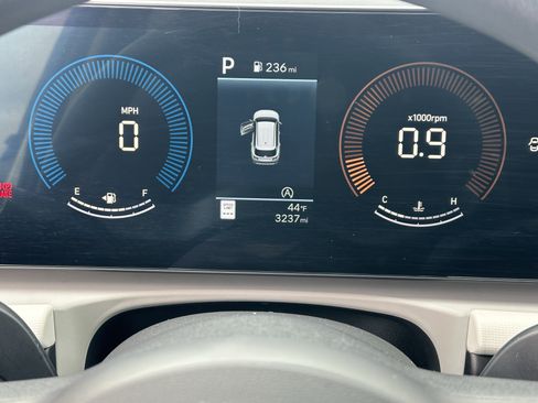 Used 2025 Hyundai Tucson SE image 27