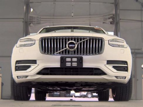 Used 2024 Volvo XC90 B6 Plus w/ Protection Package Premier AWD/4WD image 3
