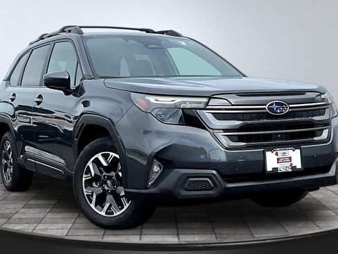 Used 2025 Subaru Forester Premium AWD/4WD image 3