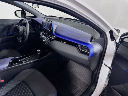 Certified 2022 Toyota C-HR XLE FWD image 25