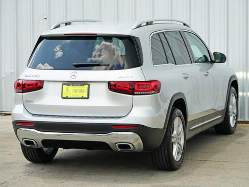 Used 2021 Mercedes-Benz GLB 250 4MATIC w/ Premium Package image 51