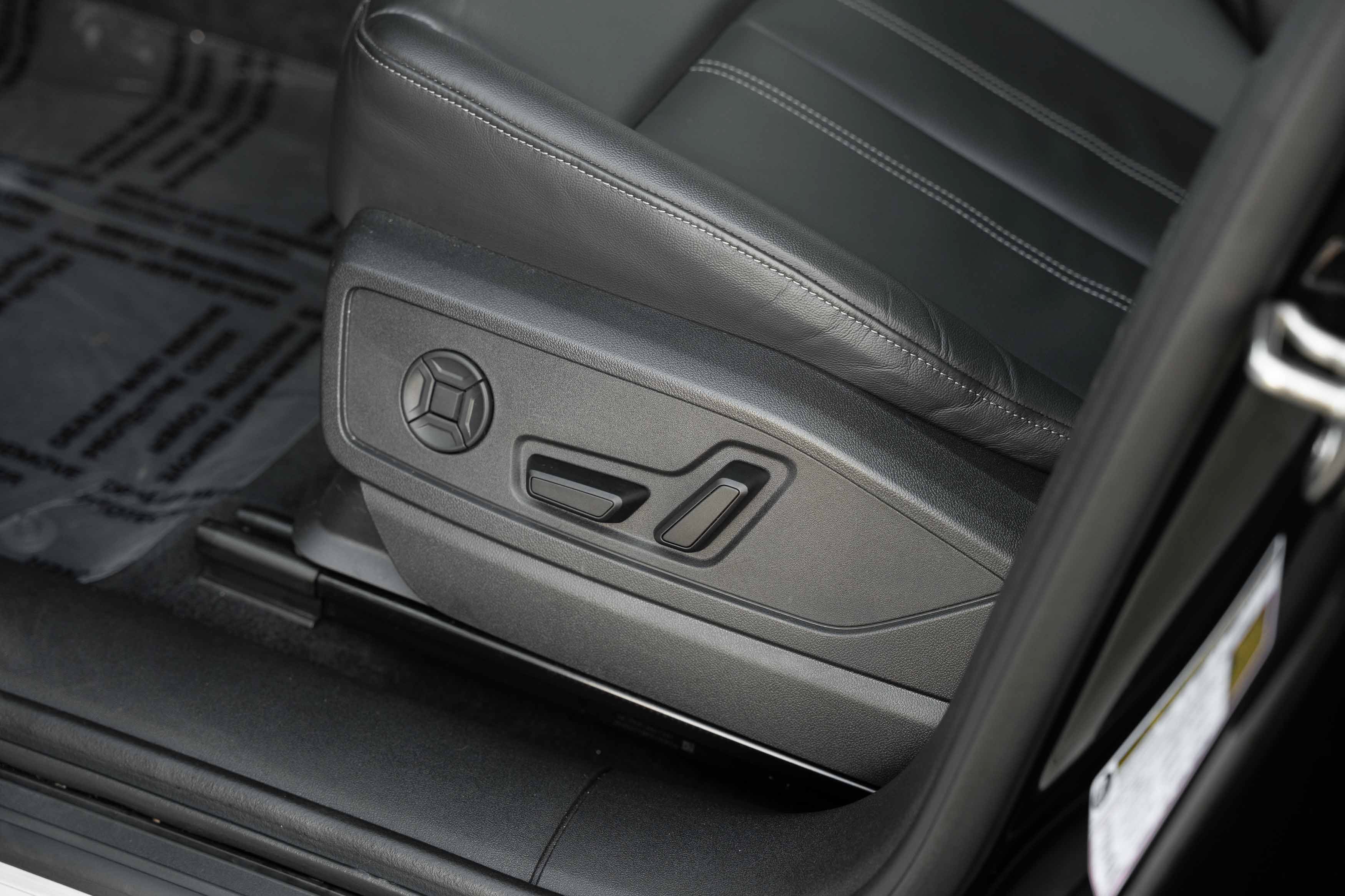 Certified 2025 Audi Q5 Premium AWD/4WD image 17