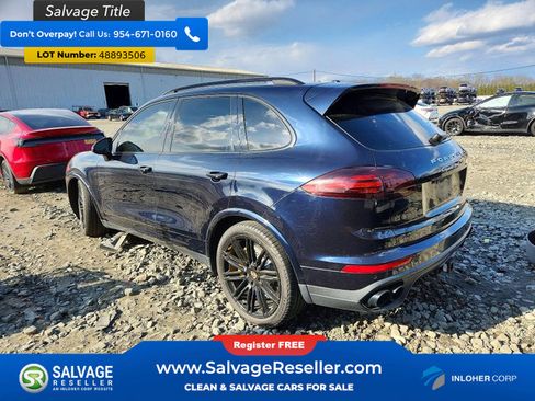 Used 2016 Porsche Cayenne image 3