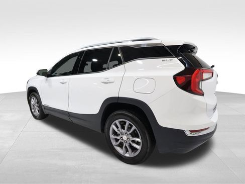 Certified 2024 GMC Terrain SLT image 2