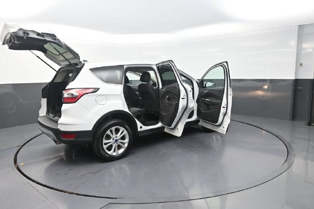 Used 2017 Ford Escape SE AWD/4WD image 32