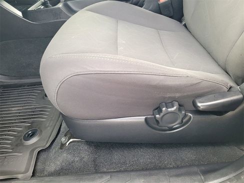 Used 2018 Toyota Tacoma TRD Off-Road image 28